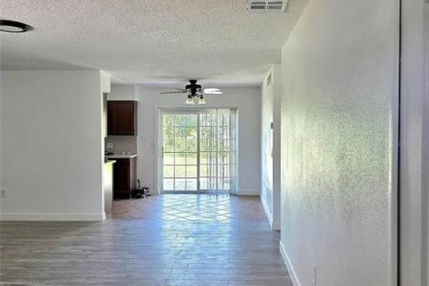 House in Altamonte Springs, Florida 4 bedrooms, 124.12 sq.m. № 2415190 - photo 3