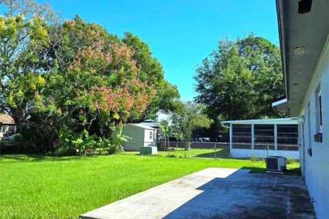 House in Altamonte Springs, Florida 4 bedrooms, 124.12 sq.m. № 2415190 - photo 15