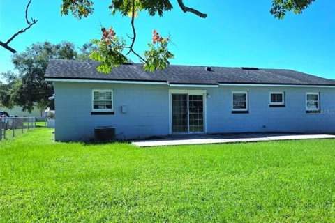 House in Altamonte Springs, Florida 4 bedrooms, 124.12 sq.m. № 2415190 - photo 16
