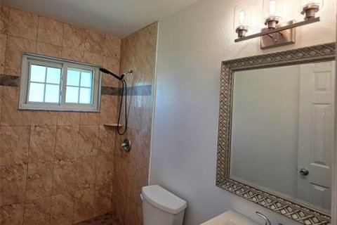 House in Altamonte Springs, Florida 4 bedrooms, 124.12 sq.m. № 2415190 - photo 5