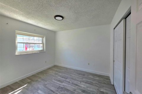 House in Altamonte Springs, Florida 4 bedrooms, 124.12 sq.m. № 2415190 - photo 13