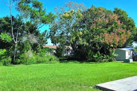 House in Altamonte Springs, Florida 4 bedrooms, 124.12 sq.m. № 2415190 - photo 14