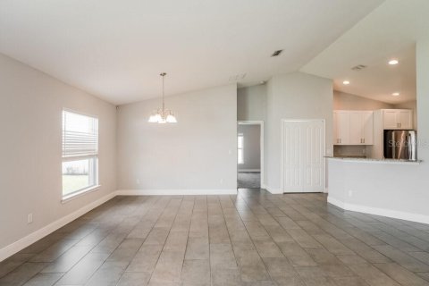 House in Kissimmee, Florida 4 bedrooms, 167.78 sq.m. № 2116885 - photo 4
