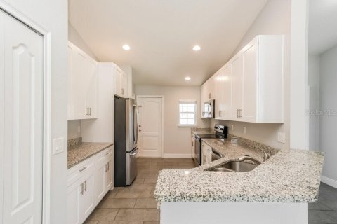 House in Kissimmee, Florida 4 bedrooms, 167.78 sq.m. № 2116885 - photo 6