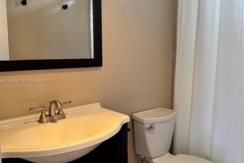 Condo in North Miami, Florida, 1 bedroom  № 2154526 - photo 24