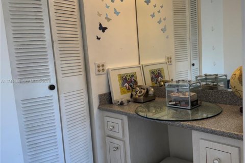 Condo in North Miami, Florida, 1 bedroom  № 2154526 - photo 20