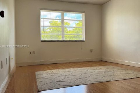 Condo in North Miami, Florida, 1 bedroom  № 2154526 - photo 13