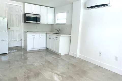 House in West Park, Florida 1 bedroom, 115.38 sq.m. № 2011256