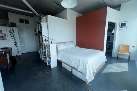 Condo in Miami, Florida, 1 bedroom № 1989357 - photo 16