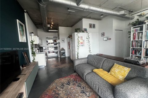 Condo in Miami, Florida, 1 bedroom № 1989357 - photo 26