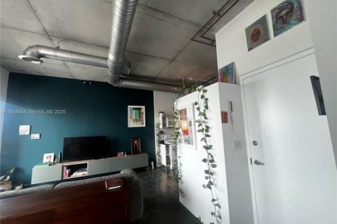 Condo in Miami, Florida, 1 bedroom № 1989357 - photo 18