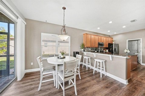 House in Land O' Lakes, Florida 5 bedrooms, 271.55 sq.m. № 2203553 - photo 17