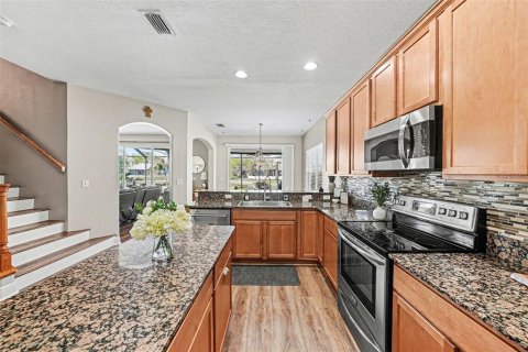 House in Land O' Lakes, Florida 5 bedrooms, 271.55 sq.m. № 2203553 - photo 19