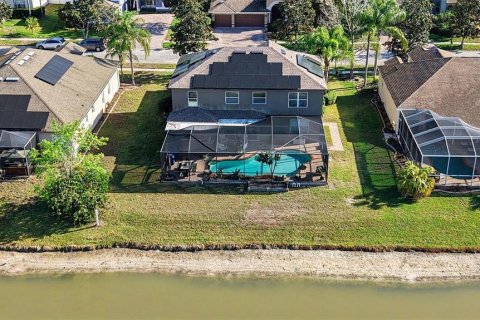 House in Land O' Lakes, Florida 5 bedrooms, 271.55 sq.m. № 2203553 - photo 3