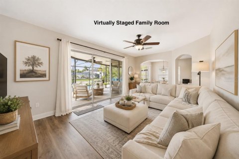 House in Land O' Lakes, Florida 5 bedrooms, 271.55 sq.m. № 2203553 - photo 13