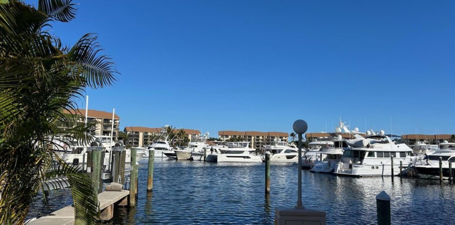 Condominio en Jupiter, Florida, 2 dormitorios  № 2188157