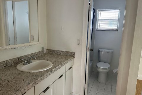 Снять в аренду квартиру в Маргит, Флорида 1 спальня, № 1945435 - фото 10