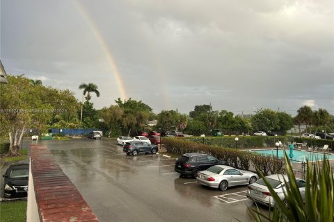 Снять в аренду квартиру в Маргит, Флорида 1 спальня, № 1945435 - фото 6