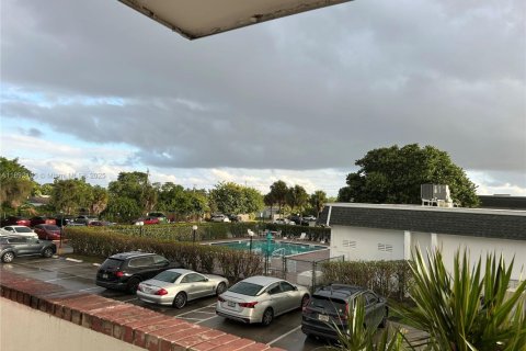 Снять в аренду квартиру в Маргит, Флорида 1 спальня, № 1945435 - фото 4