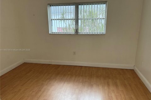 Снять в аренду квартиру в Маргит, Флорида 1 спальня, № 1945435 - фото 9