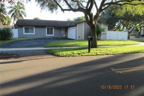 Villa ou maison à Cooper City, Floride 3 chambres, 148.83 m2 № 2085652