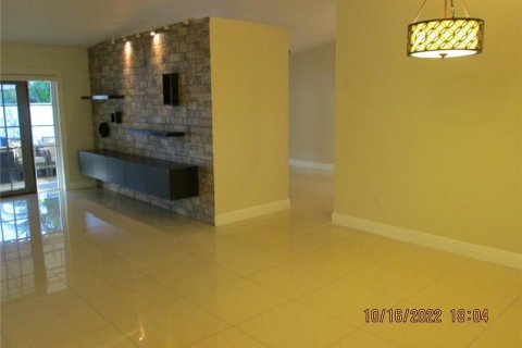 Casa en alquiler en Cooper City, Florida, 3 dormitorios, 148.83 m2 № 2085652 - foto 4