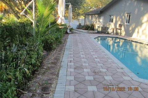 Casa en alquiler en Cooper City, Florida, 3 dormitorios, 148.83 m2 № 2085652 - foto 16