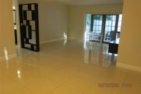 Casa en alquiler en Cooper City, Florida, 3 dormitorios, 148.83 m2 № 2085652 - foto 5