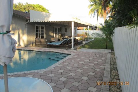 Casa en alquiler en Cooper City, Florida, 3 dormitorios, 148.83 m2 № 2085652 - foto 15