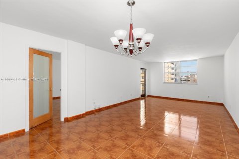 Copropriété à louer à Hallandale Beach, Floride: 1 chambre, 80.82 m2 № 1936395 - photo 6