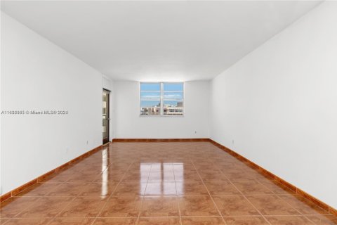 Copropriété à louer à Hallandale Beach, Floride: 1 chambre, 80.82 m2 № 1936395 - photo 3