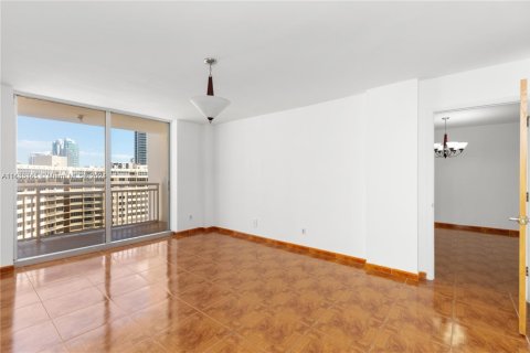 Copropriété à louer à Hallandale Beach, Floride: 1 chambre, 80.82 m2 № 1936395 - photo 17