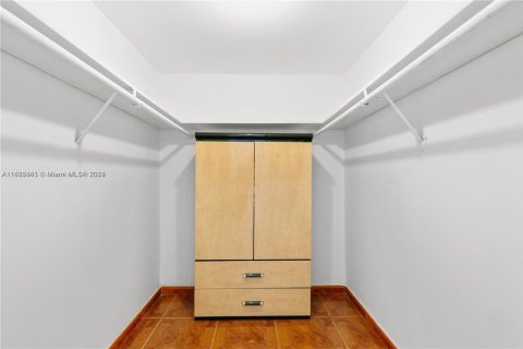 Copropriété à louer à Hallandale Beach, Floride: 1 chambre, 80.82 m2 № 1936395 - photo 19