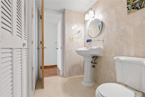 Copropriété à louer à Hallandale Beach, Floride: 1 chambre, 80.82 m2 № 1936395 - photo 20