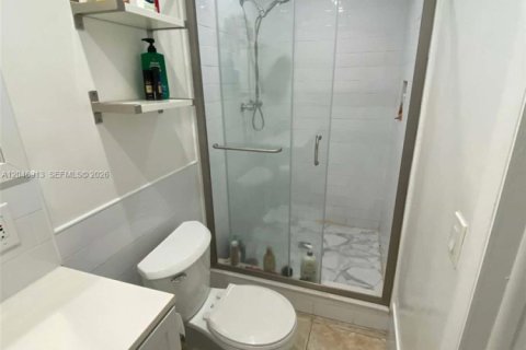 House in Fort Lauderdale, Florida 3 bedrooms, 123.19 sq.m. № 2145944 - photo 18
