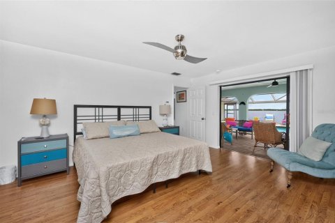 Villa ou maison à vendre à Port Charlotte, Floride: 4 chambres, 201.97 m2 № 2407028 - photo 22