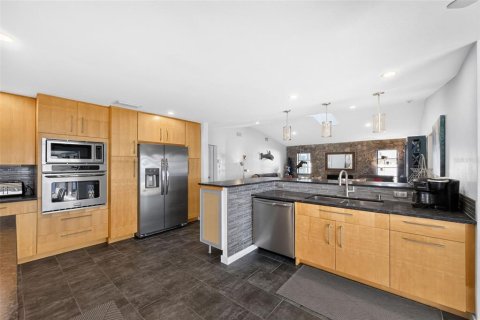 Villa ou maison à vendre à Port Charlotte, Floride: 4 chambres, 201.97 m2 № 2407028 - photo 5