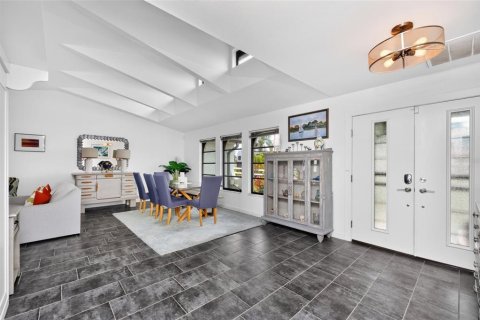 Villa ou maison à vendre à Port Charlotte, Floride: 4 chambres, 201.97 m2 № 2407028 - photo 6