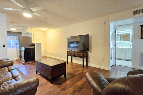 Condo in Clearwater, Florida, 2 bedrooms  № 1518778 - photo 10