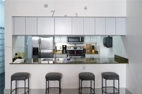 Copropriété à louer à Miami, Floride: 2 chambres, 99.59 m2 № 2303674 - photo 3