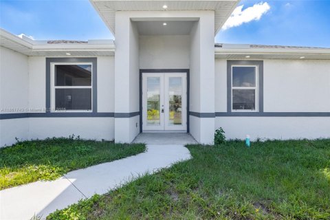 House in LaBelle, Florida 4 bedrooms, 154.4 sq.m. № 1892062 - photo 2