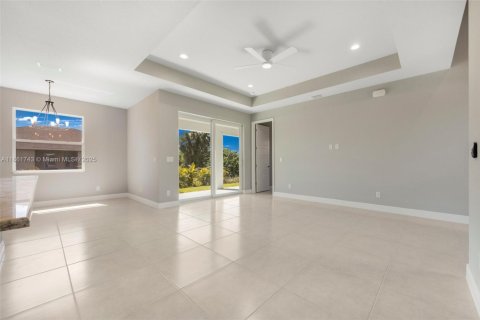 House in LaBelle, Florida 4 bedrooms, 154.4 sq.m. № 1892062 - photo 13