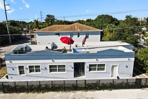 House in Miami, Florida 3 bedrooms, 92.9 sq.m. № 2091234