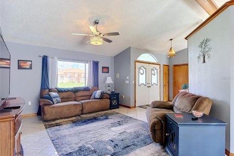 Casa en venta en Spring Hill, Florida, 3 dormitorios, 167.41 m2 № 2361296 - foto 9