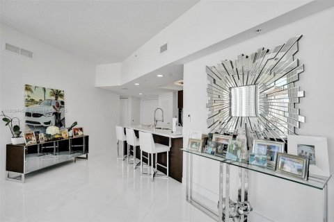 Copropriété à vendre à Sunny Isles Beach, Floride: 3 chambres, 135.45 m2 № 1926256 - photo 1