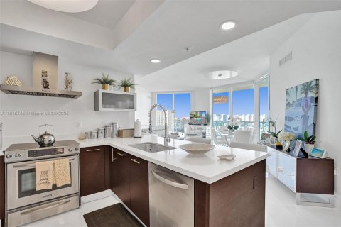 Copropriété à vendre à Sunny Isles Beach, Floride: 3 chambres, 135.45 m2 № 1926256 - photo 6
