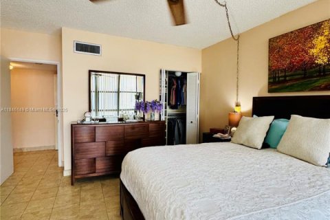 Copropriété à vendre à Aventura, Floride: 2 chambres, 96.9 m2 № 1936679 - photo 14
