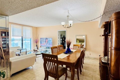 Copropriété à vendre à Aventura, Floride: 2 chambres, 96.9 m2 № 1936679 - photo 9