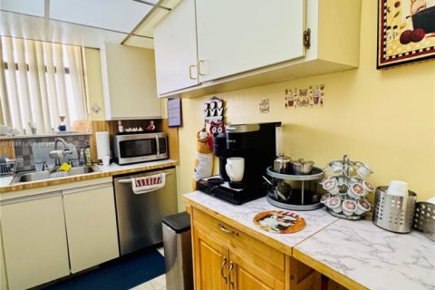 Copropriété à vendre à Aventura, Floride: 2 chambres, 96.9 m2 № 1936679 - photo 12