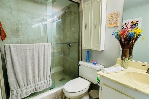 Copropriété à vendre à Aventura, Floride: 2 chambres, 96.9 m2 № 1936679 - photo 16